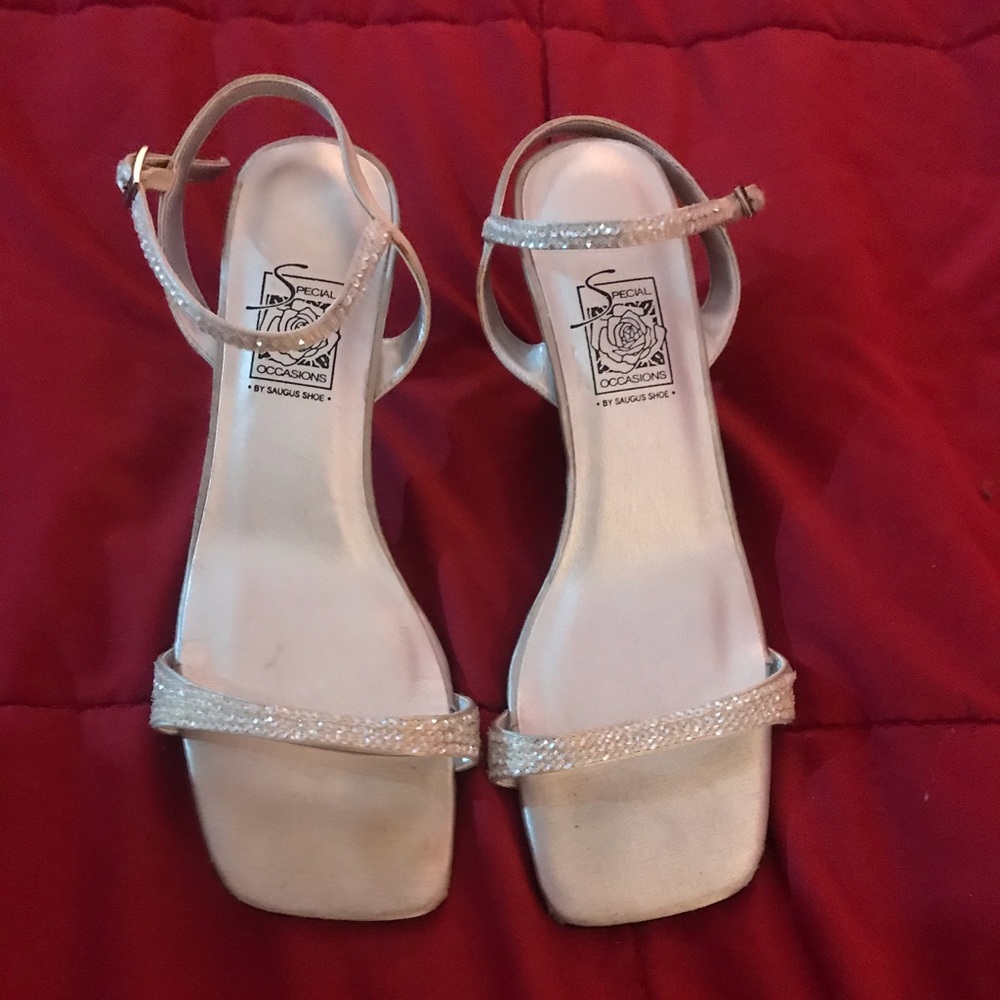 Special Occasions by Saugus silver size 8 shoe